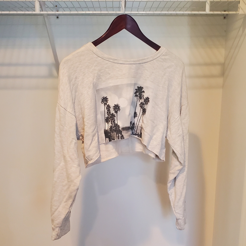 White croptop sweater